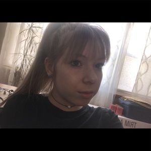 Meet your Posher, Rayven